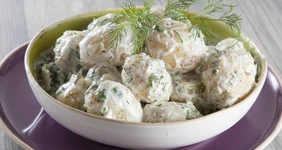 Салат из молодого картофеля