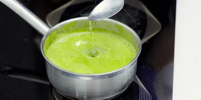 Как покрасить яйца натуральными красителями: пошаговые инструкции с фото