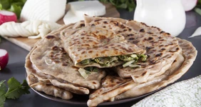 Кутабы с зеленью из цельнозерновой муки