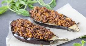 Фаршированные баклажаны с говядиной и булгуром