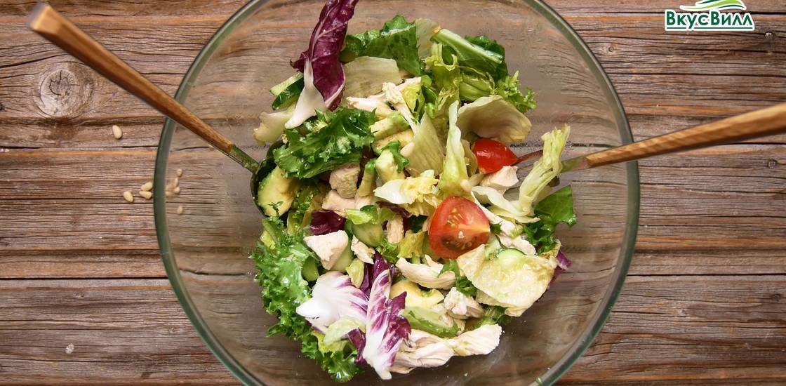 Легкий салат с курицей Легкий салат с курицей