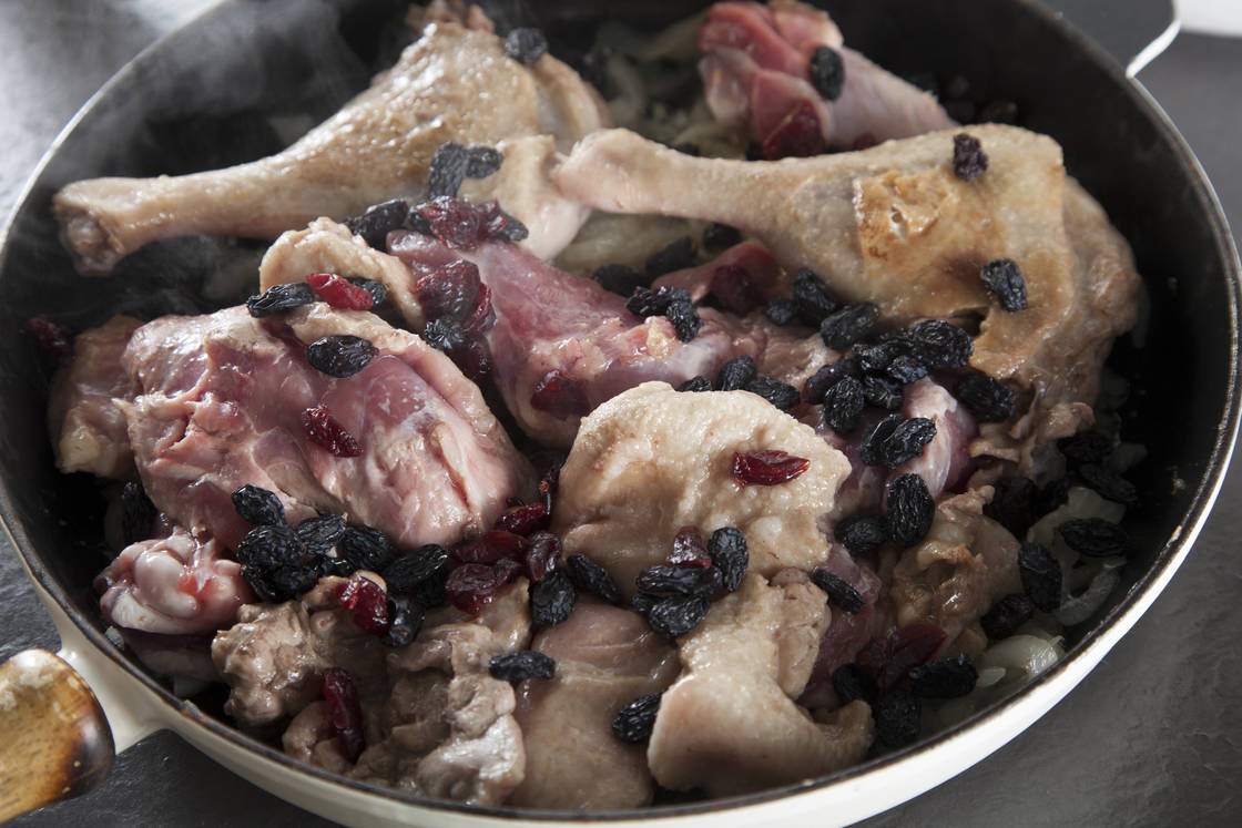 Утка с брусникой и пюре из яблок и картофеля — процесс приготовления, фото 4 Утка с брусникой и пюре из яблок и картофеля — процесс приготовления, фото 4