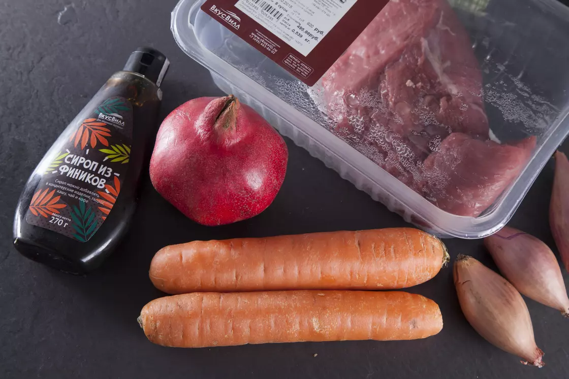 Говядина с карамелизированной морковью и гранатом — процесс приготовления, фото 1