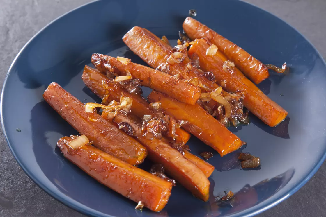 Говядина с карамелизированной морковью и гранатом — процесс приготовления, фото 5
