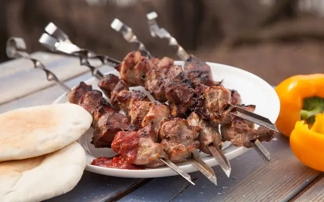 Классический шашлык из свиной шейки