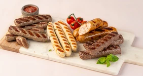 В чём разница между купатами, колбасками и чевапчичи