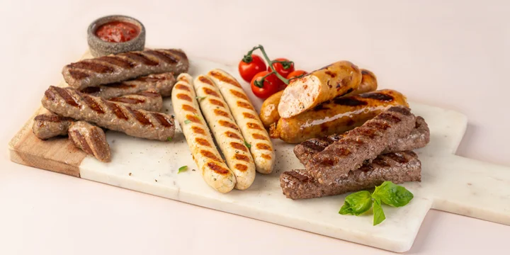 В чём разница между купатами, колбасками и чевапчичи