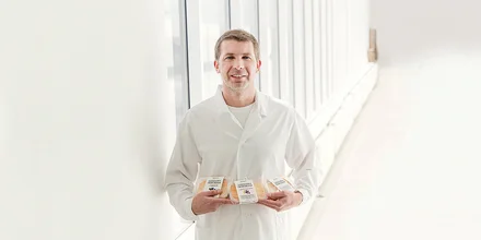 «Ем 10 запеканок в неделю»: съездили на производство с покупателями