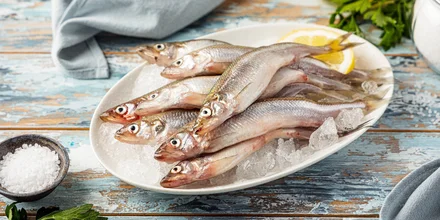 Как ловят корюшку для ВкусВилла и при чём тут мерёжи