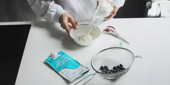 «Меня триггерят вкусняшки»: что в холодильнике у Саши Жарковой