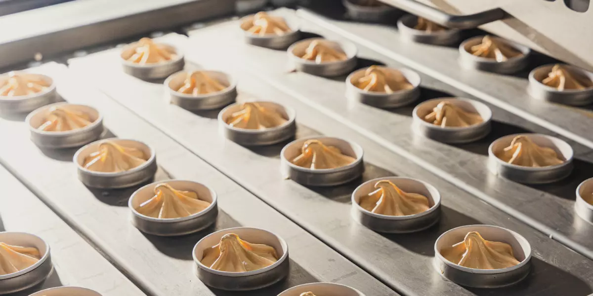 Мороженое с карамелью и манго: как делают бестселлеры из ВкусВилла