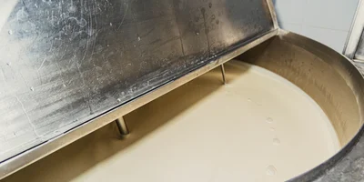 Длительность созревания зависит от вида мороженого. Какое-то готово за два часа, какое-то может стоять до двух дней. Чем больше компонентов, тем дольше продукт созревает