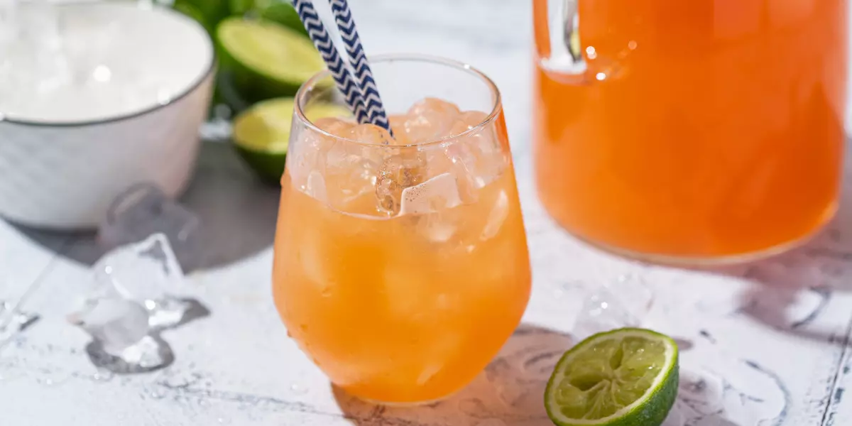 Рецепты лимонадов и безалкогольных коктейлей для летней жары