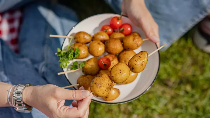 Картофель на шпажке