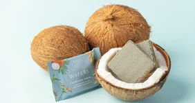 Продукты с кокосом из ВкусВилла — от мыла до зефира