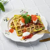 Вафли из&nbsp;цукини с&nbsp;икрой