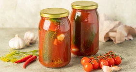 Заготовки на зиму: рецепты маринованных помидоров и огурцов, лечо, кетчупа и кабачковой икры