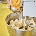 Пышная, сырная и с леопардовым бортом: как производят замороженную неаполитанскую пиццу