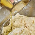 Пышная, сырная и с леопардовым бортом: как производят замороженную неаполитанскую пиццу