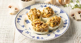 Яйца, фаршированные грибами