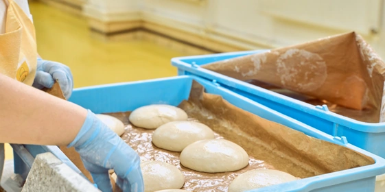 Пышная, сырная и&nbsp;с&nbsp;леопардовым бортом: как производят замороженную неаполитанскую пиццу