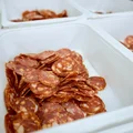 Пышная, сырная и с леопардовым бортом: как производят замороженную неаполитанскую пиццу