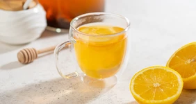Чай с лимоном, имбирём и мёдом