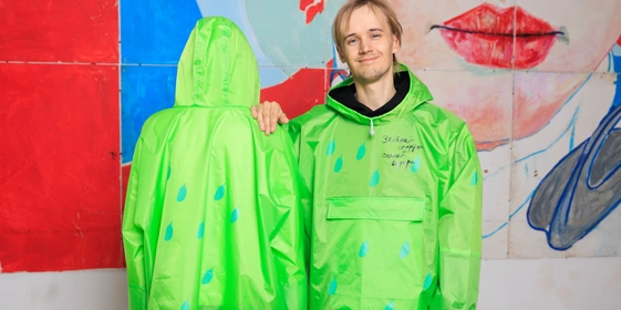 Манго против снегодождя: мы сделали мерч вместе с «Антон тут рядом»