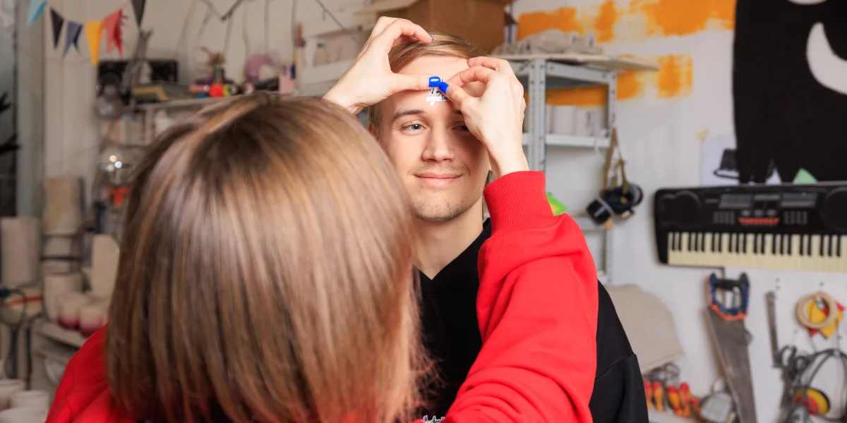 Манго против снегодождя: мы сделали мерч вместе с «Антон тут рядом»