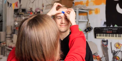 Манго против снегодождя: мы сделали мерч вместе с «Антон тут рядом»