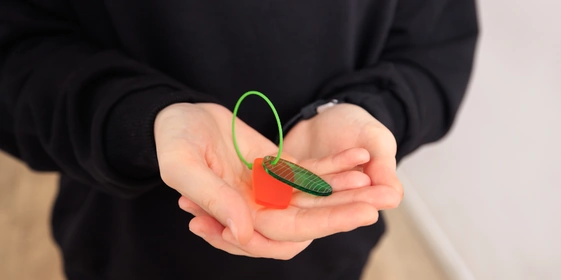 Манго против снегодождя: мы сделали мерч вместе с «Антон тут рядом»