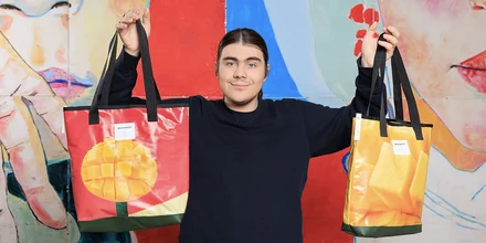 Манго против снегодождя: мы сделали мерч вместе с «Антон тут рядом»