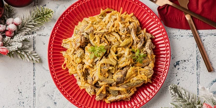 Рецепты мясных салатов: сытные, праздничные и&nbsp;повседневные