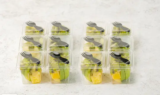 Наборы фруктов в стаканчиках