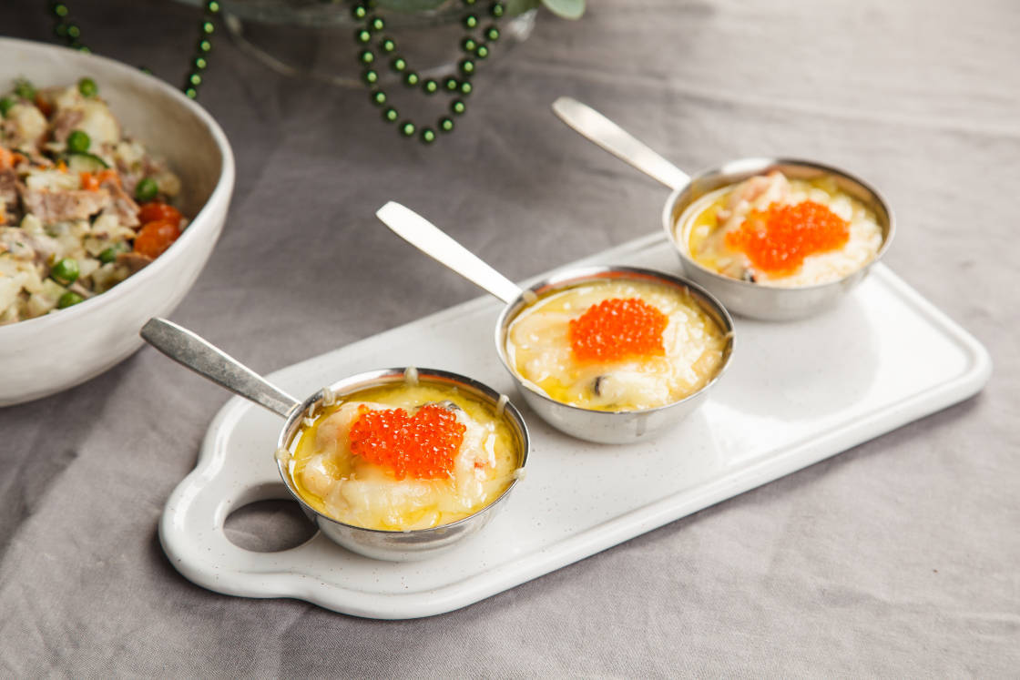 Жульен из морепродуктов с икрой