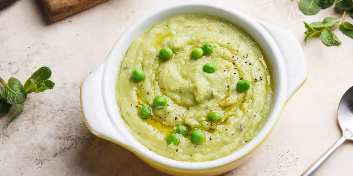 Крем-суп из зелёного горошка с мятой
