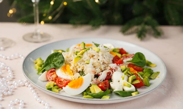 Крабовый салат с яйцом и помидорами, шаг 3/3