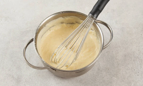 Жульен из морепродуктов с икрой, шаг 2/5