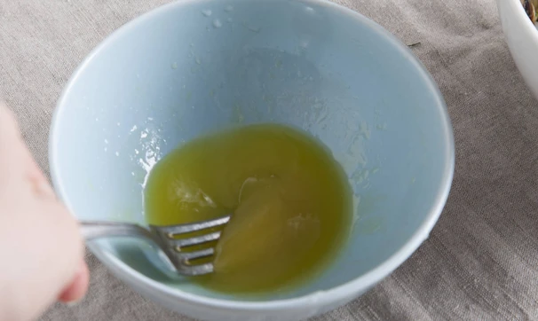 Салат с мидиями и рисом , шаг 1/2