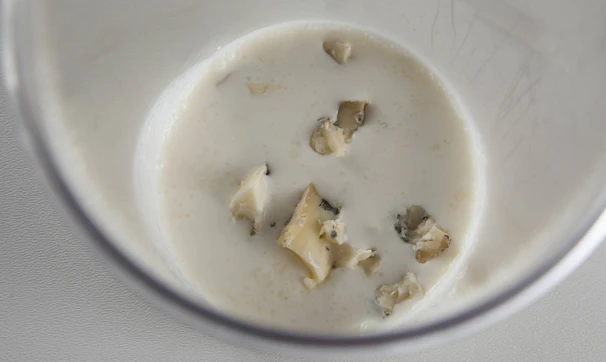 Спаржа с соусом из голубого сыра, шаг 1/5