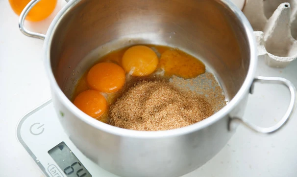 Домашнее мороженое с рикоттой и ягодами, шаг 2/5