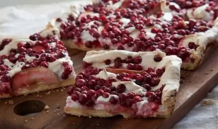 Рецепт «Пирог с клюквой (брусникой) и яблоками » Рецепт «Пирог с клюквой (брусникой) и яблоками »