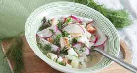 Окрошка с крабом