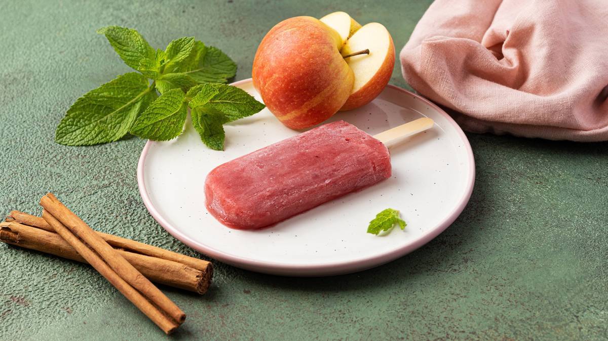Лед фруктово-ягодный «Клюква-яблоко» с корицей